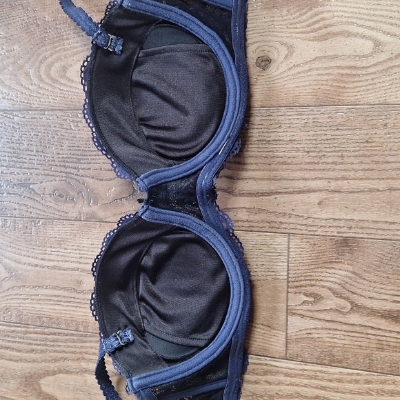 Navy Lace Bra 💙 - Picture 3 of 5